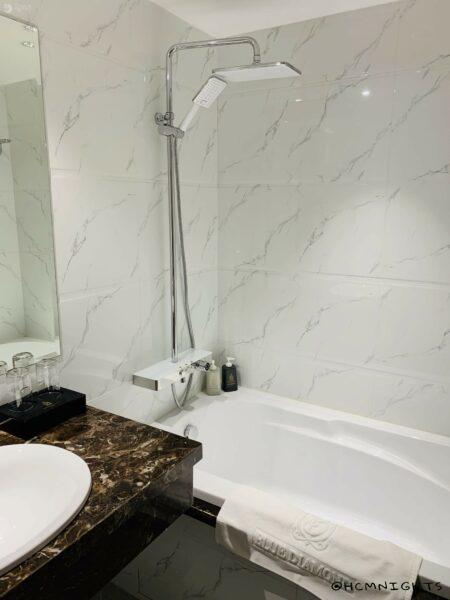 シャワーと洗面所