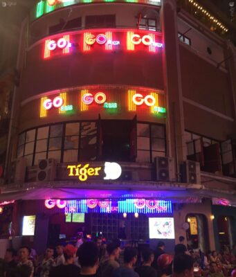 Go2 Bar ゴーゴーバー – ブイビエン Bùi Viện Go2 Bar Entrance
