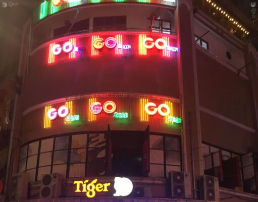 Go2 Bar ゴーゴーバー – ブイビエン Bùi Viện Go2 Bar Entrance