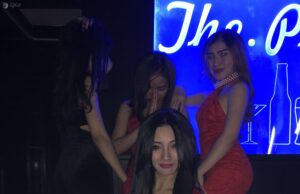 週末はThe Pub(パスター )で決まり、生ライブでガールズと