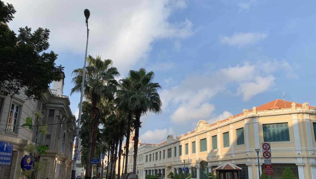 暑いホーチミンの昼間はHot tocへ行こう