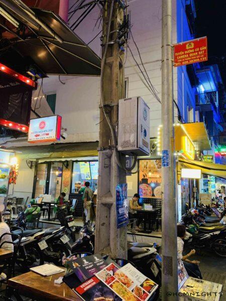 Bùi Viện通り周辺の路地(ヘム)の入り口