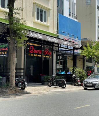 クイーンビーへ行ってきた in 7区 ホーチミン